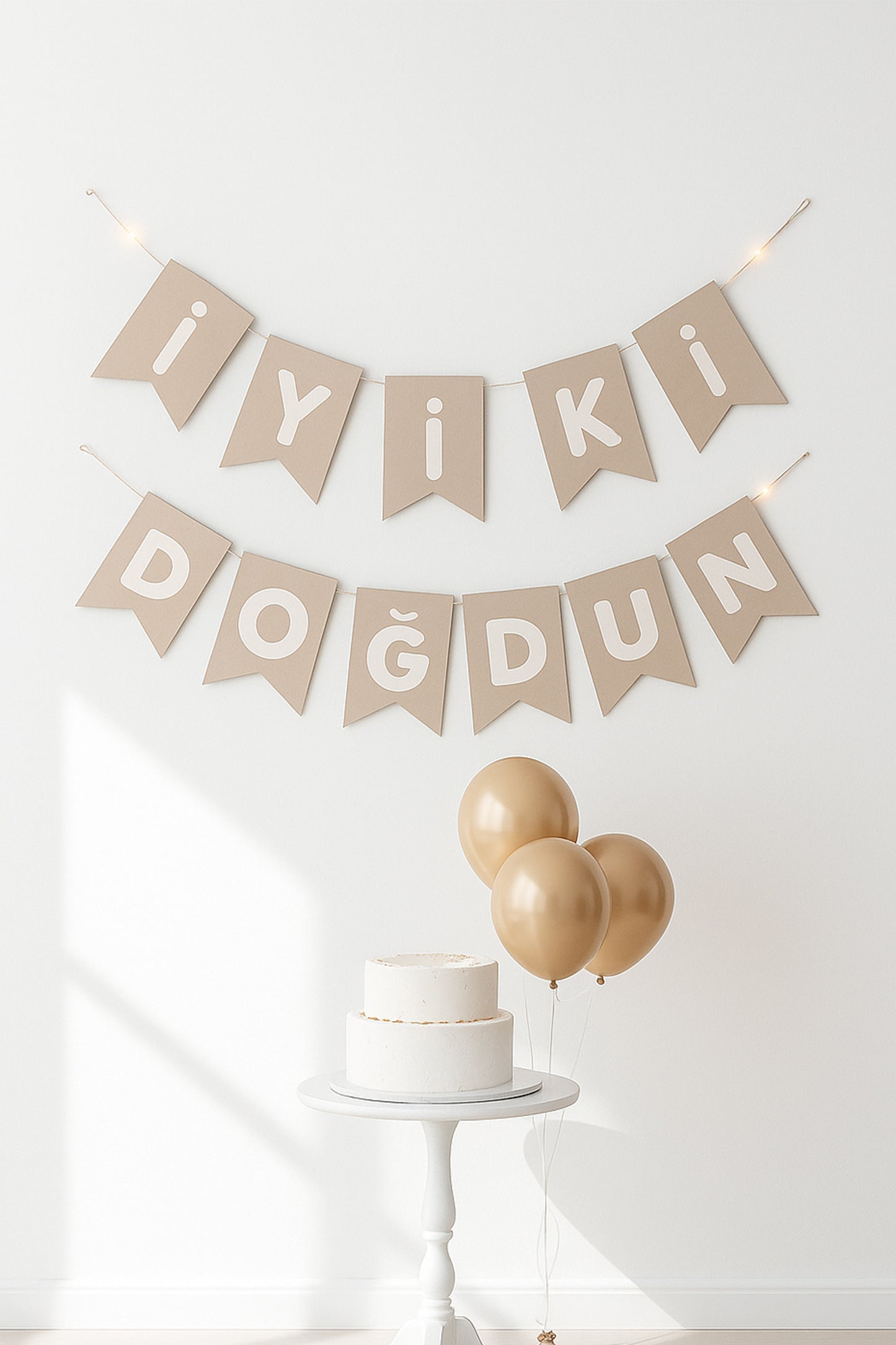 Deniz Kumu/Beyaz İyi Ki Doğdun Karton Flama (#FL001)