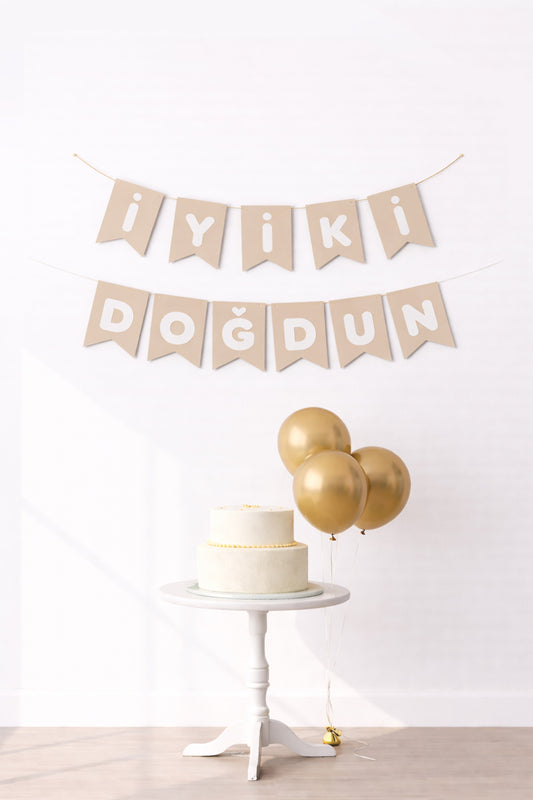 Deniz Kumu/Beyaz İyi Ki Doğdun Karton Flama (#FL001)